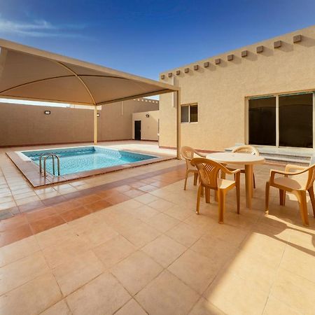 Mirada Gold Jizan - Resort & Private Pools Zewnętrze zdjęcie A swimming pool in a villa in Al Reef, Abu Dhabi