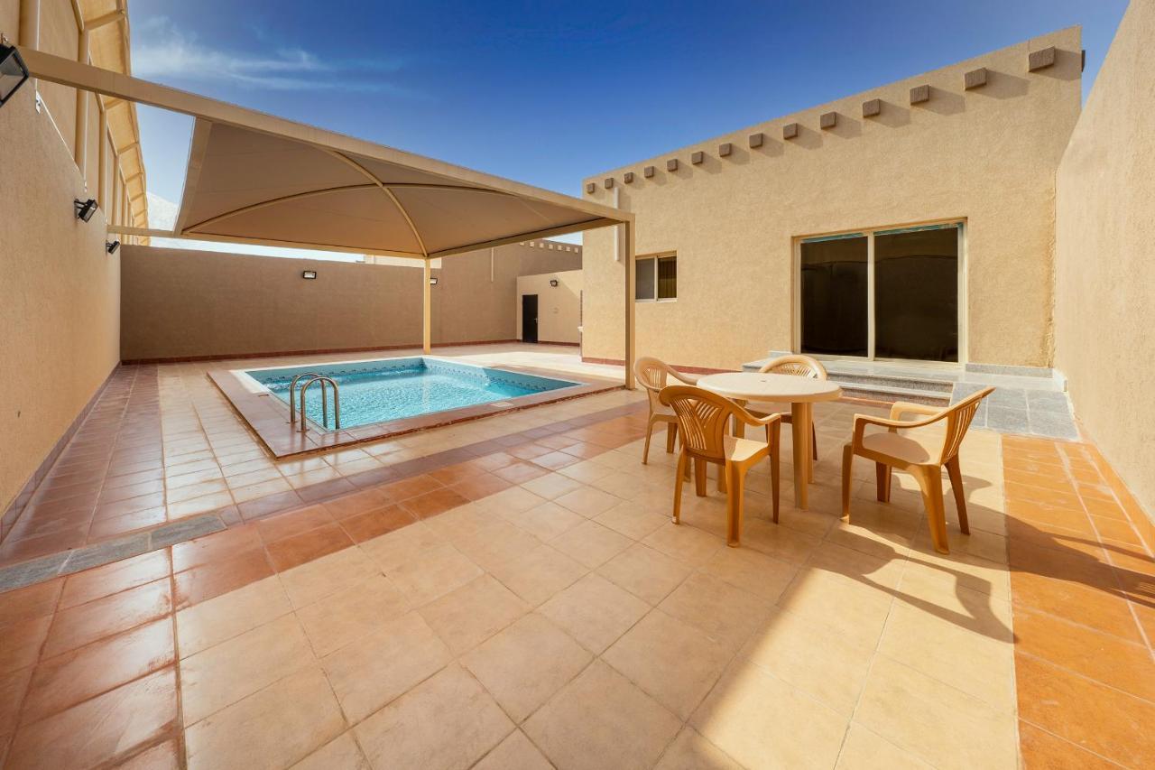 Mirada Gold Jizan - Resort & Private Pools Zewnętrze zdjęcie A swimming pool in a villa in Al Reef, Abu Dhabi