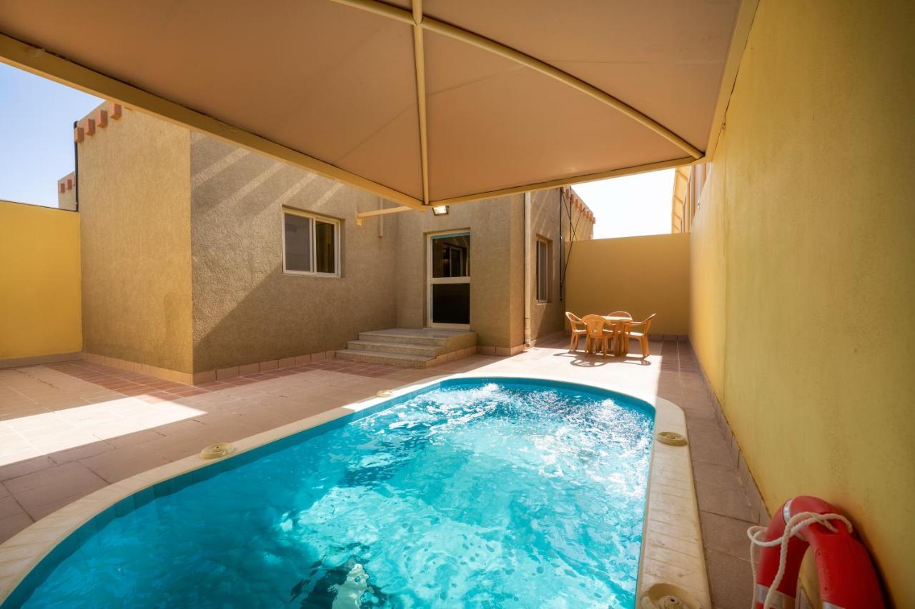 Mirada Gold Jizan - Resort & Private Pools Zewnętrze zdjęcie A swimming pool in a hotel in Egypt